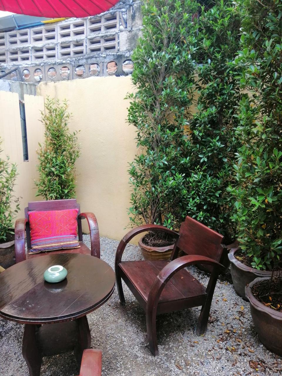 Baan Khun Krub Hotel Chiang Mai Bagian luar foto