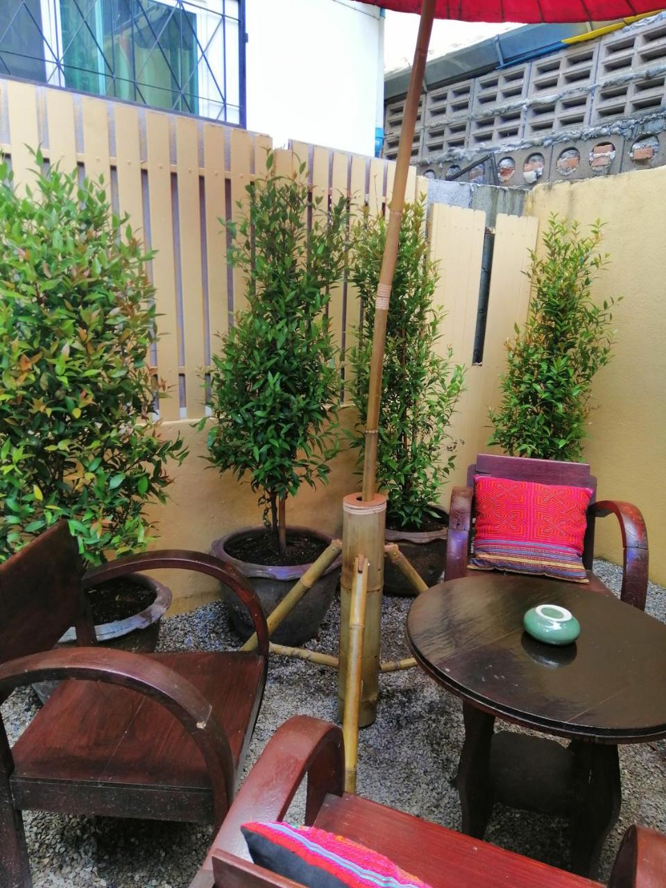 Baan Khun Krub Hotel Chiang Mai Bagian luar foto