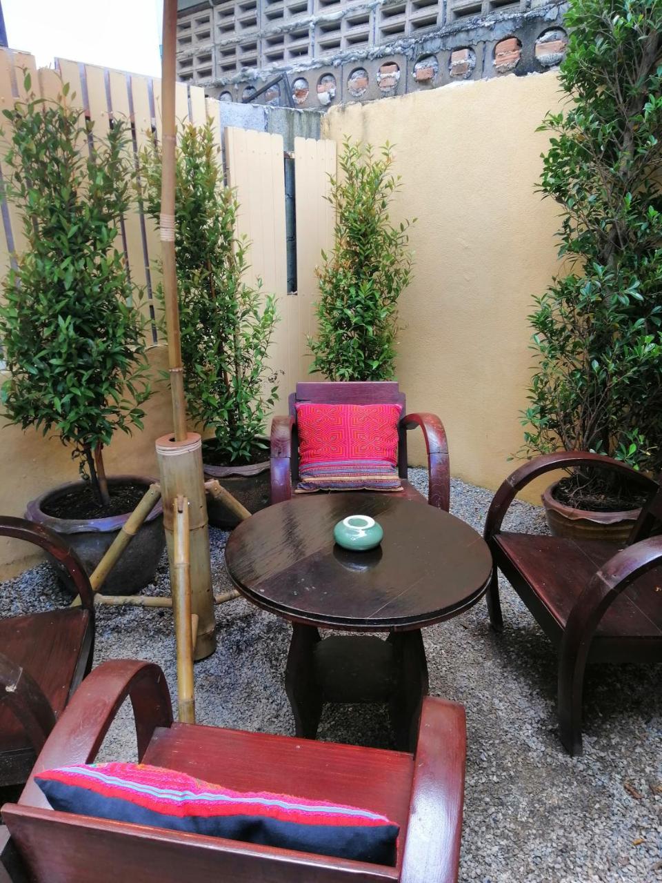 Baan Khun Krub Hotel Chiang Mai Bagian luar foto
