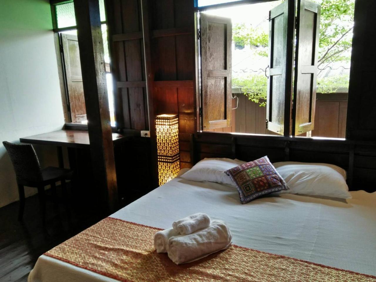 Baan Khun Krub Hotel Chiang Mai Bagian luar foto