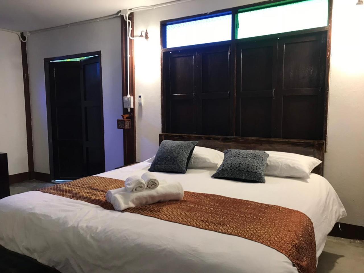 Baan Khun Krub Hotel Chiang Mai Bagian luar foto