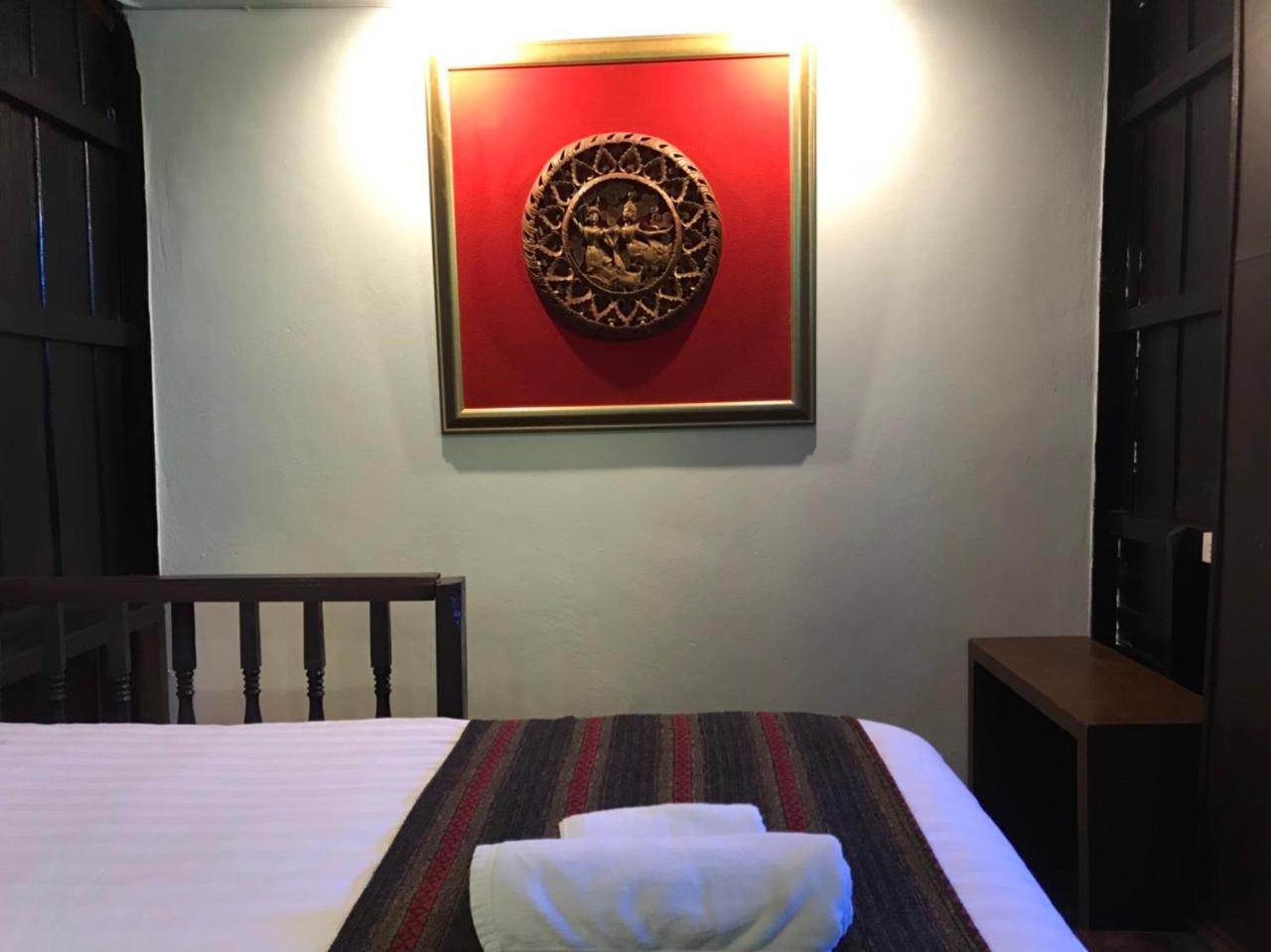 Baan Khun Krub Hotel Chiang Mai Bagian luar foto
