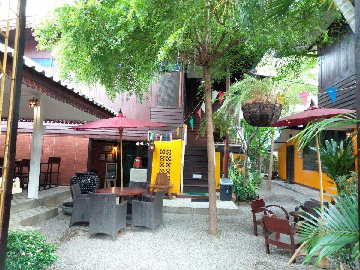Baan Khun Krub Hotel Chiang Mai Bagian luar foto