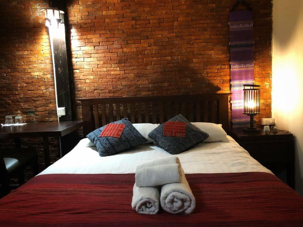 Baan Khun Krub Hotel Chiang Mai Bagian luar foto