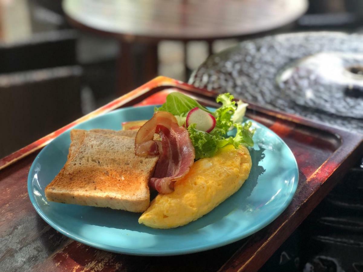 Baan Khun Krub Hotel Chiang Mai Bagian luar foto