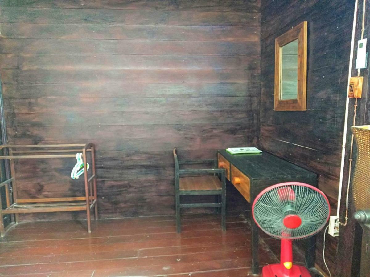Baan Khun Krub Hotel Chiang Mai Bagian luar foto