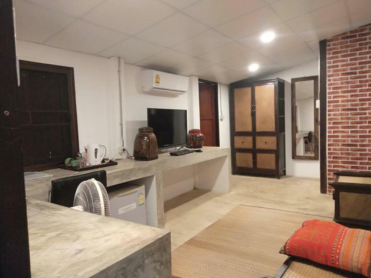 Baan Khun Krub Hotel Chiang Mai Bagian luar foto